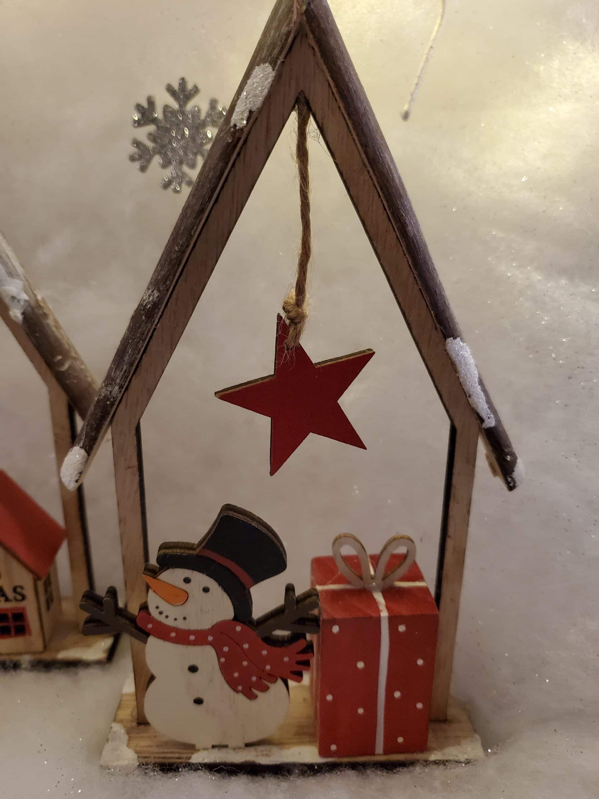 Festive Scene Hanger