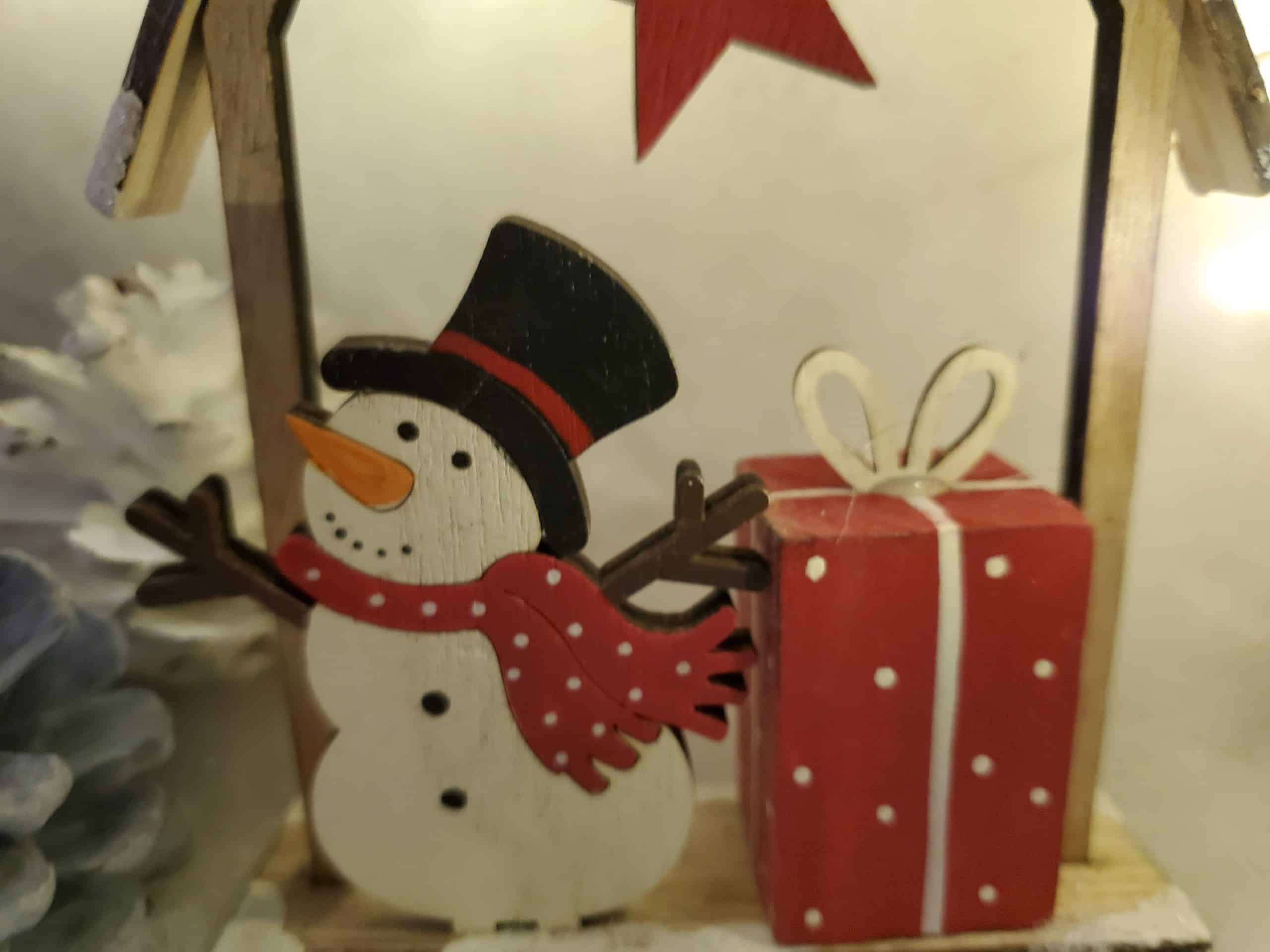 Festive Scene Hanger
