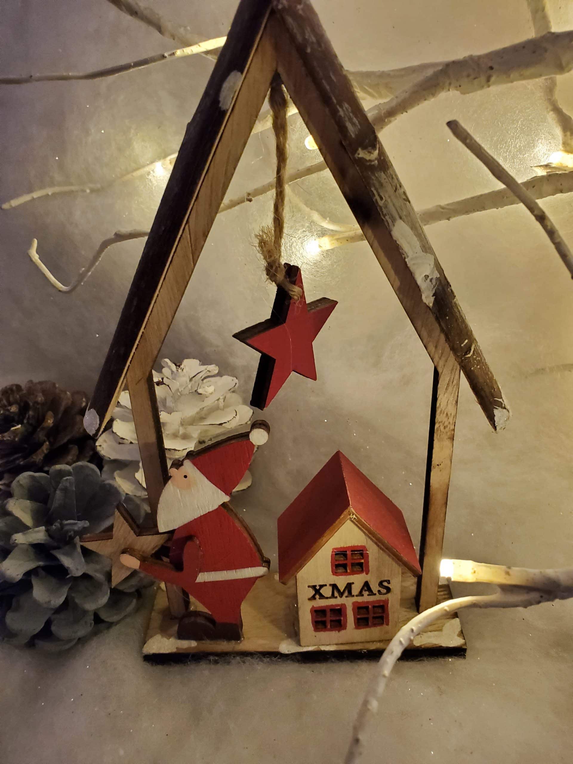 Festive Scene Hanger