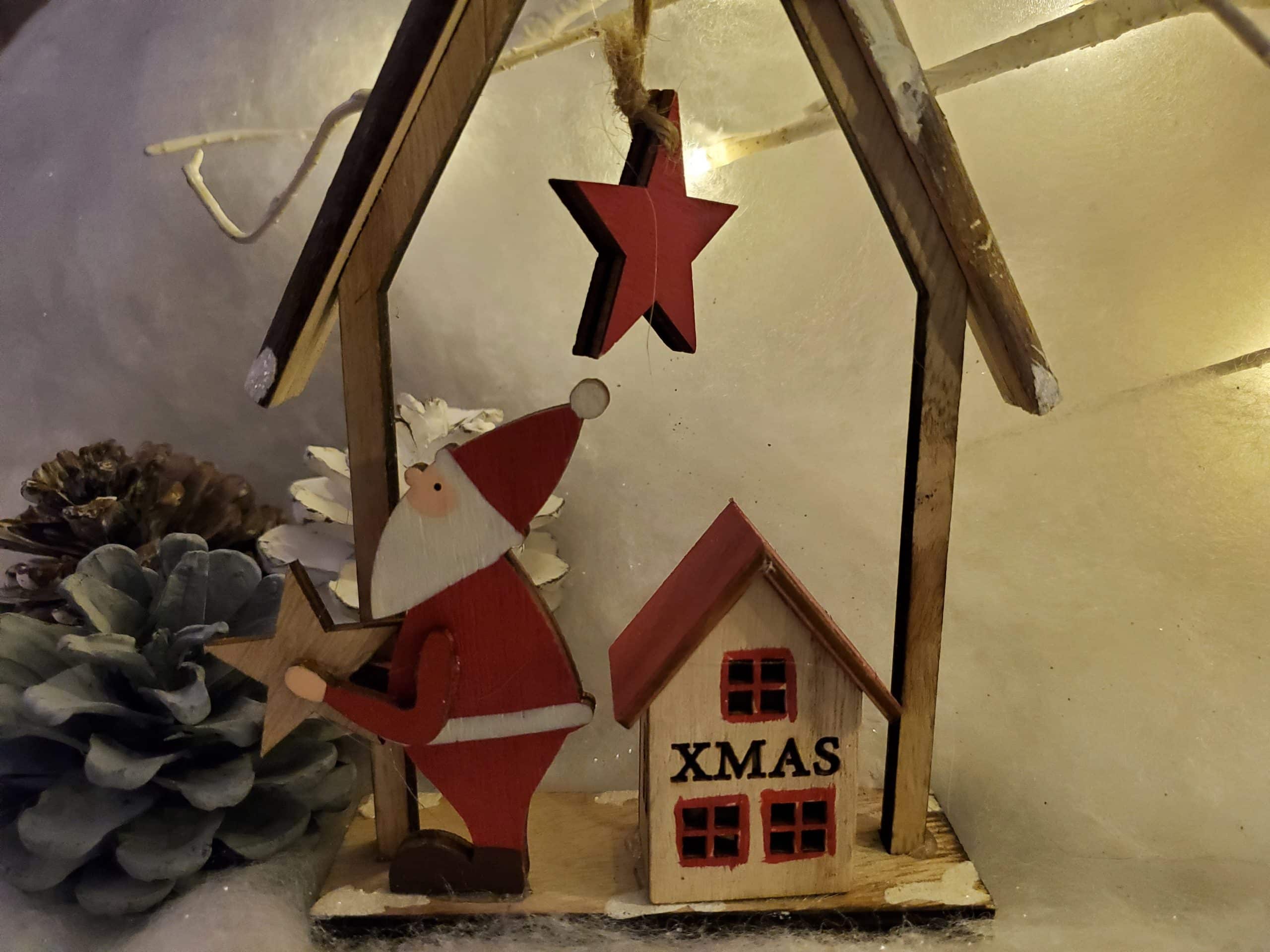 Festive Scene Hanger