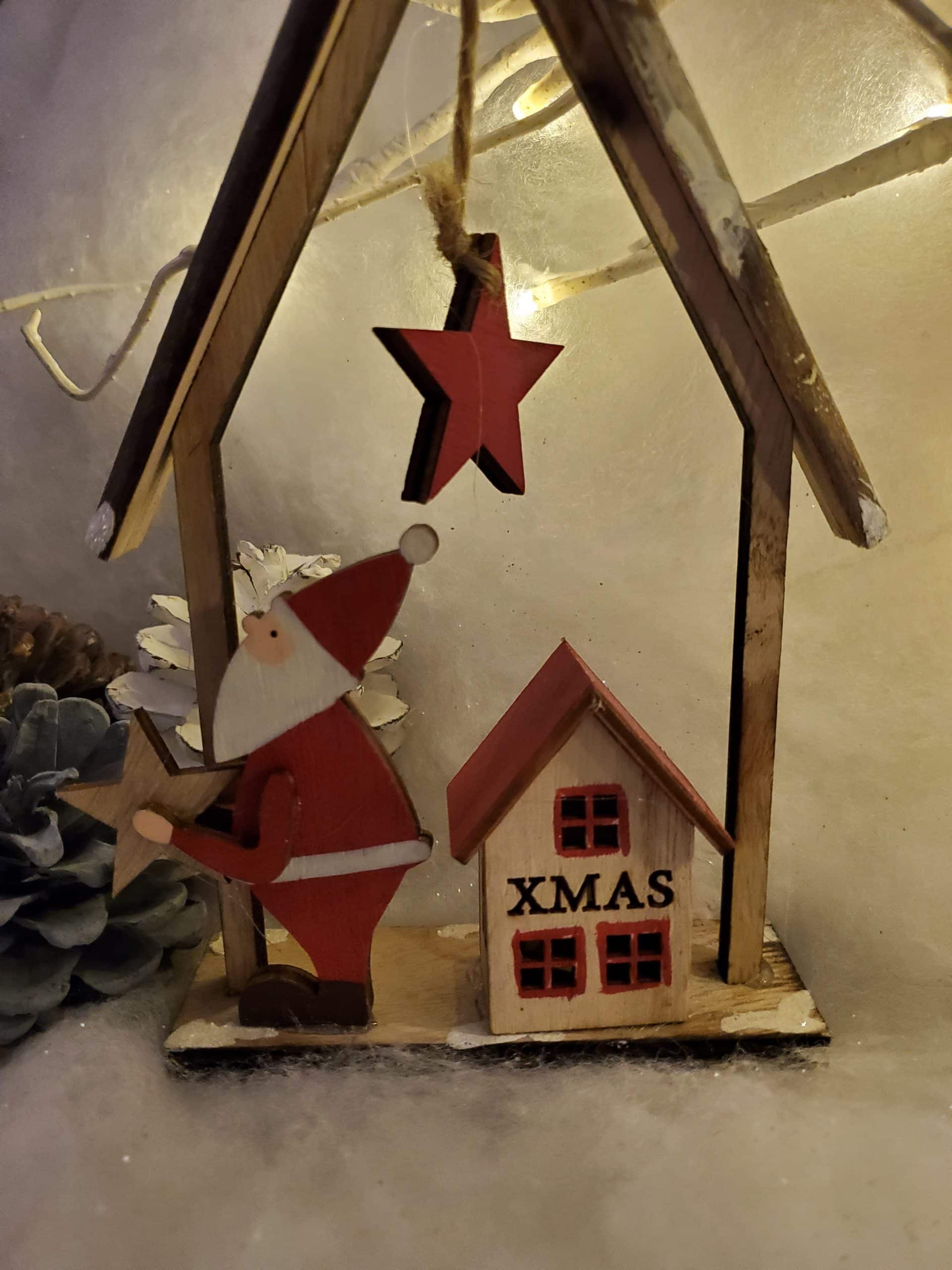 Festive Scene Hanger